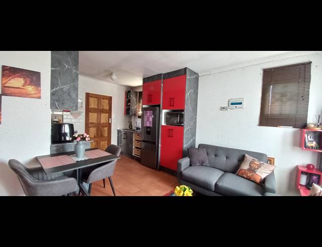 2 BEDROOM HOUSE FOR SALE IN WINDMILL PARK